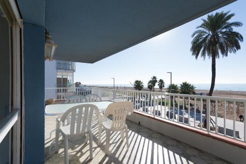 Castelldefels Apartment | Apartamento en 1era linea mar con terraza de 25m2