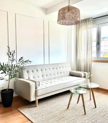 Cangas Apartment | Apartamento Enseñanza - Kid Friendly