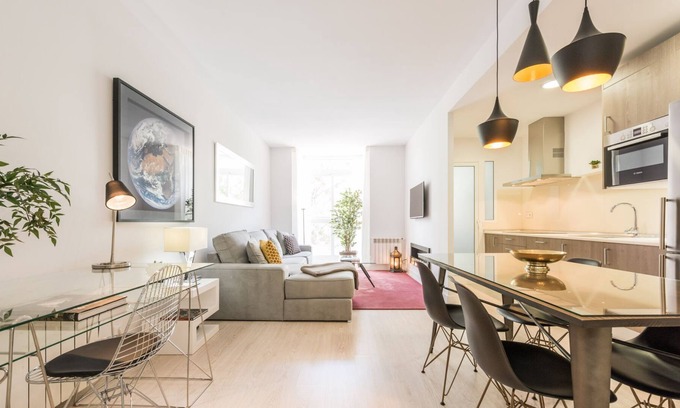 Quintana Apartment | Apartamento Madrid con Piscina en Verano ( Arturo Soria II )