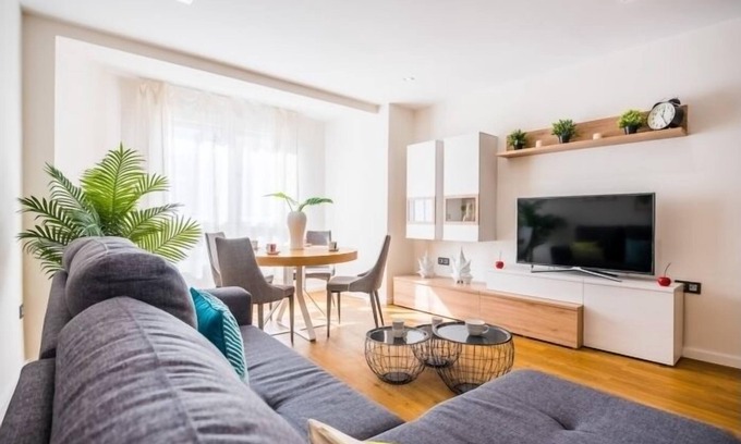 Almeria Centro Apartment | Apartamento Rueda Lopez Lujo