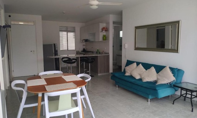 Girardot Apartment | Apartamento vista a la montaña