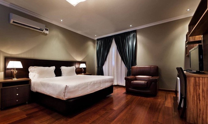 Benfica House | ApartHotel Luar