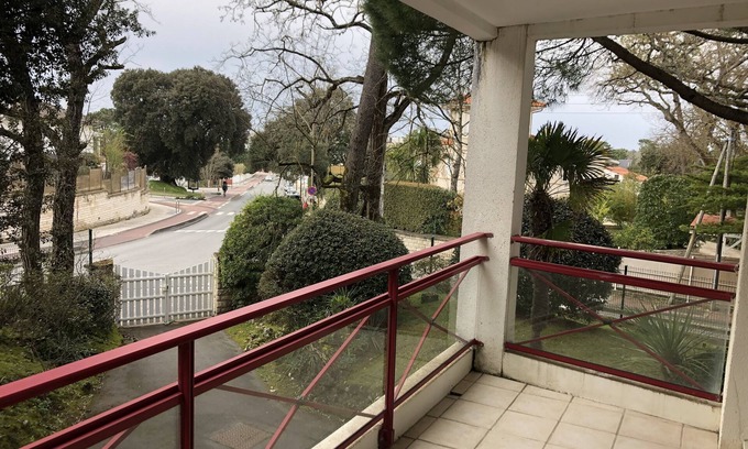 Saint-Georges-de-Didonne Apartment | Apartment 250m from the beach and 15 min by bike from the Royannais market