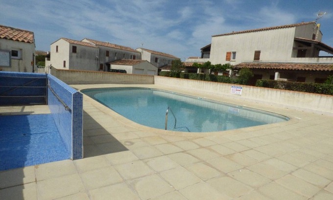 Saintes-Maries-de-la-Mer Apartment | Apartment for 4 in Saintes-Maries-de-la-Mer with Patio and Parking
