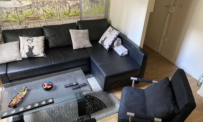 Arts-et-Metiers Apartment | Apartman u Centru Pariza, Pogodan za Parove ili Porodice , u Tihoj Zgradi
