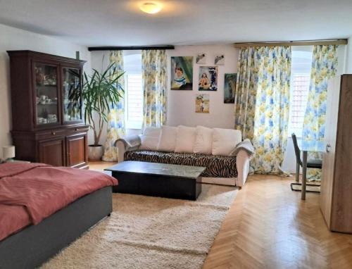 Weisskirchen in Steiermark Apartment | Apartment Julia self-checkin