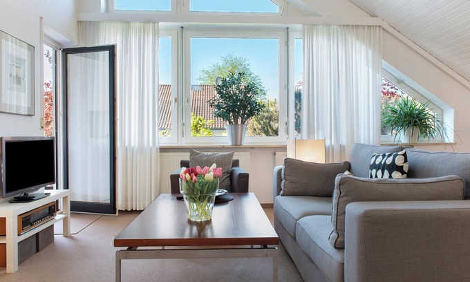 Immenstaad am Bodensee Apartment | Apartment 'Studio, 1-Zimmer-Fewo' with Shared Garden, Balcony and Wi-Fi