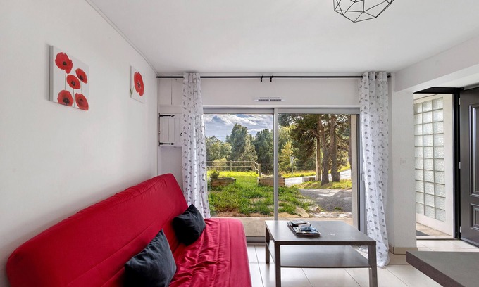 Font-Romeu-Odeillo-Via Apartment | Apartment 'Cosy 1 Bedroom in Font' with Mountain View, Shared Garden and Balcony