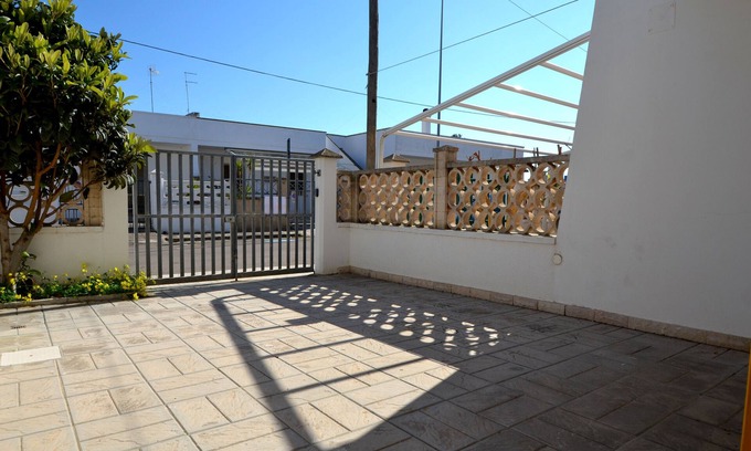 San Foca Apartment | Apartment 'Ll82 Casa Vacanza Per 5 Pax Teoma' with Air Conditioning