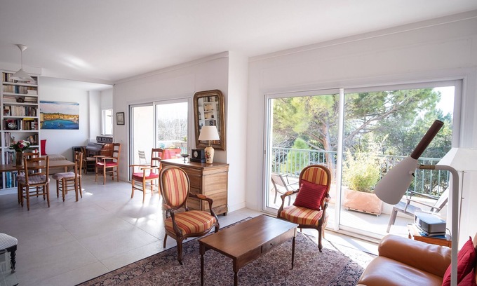 La Plage Apartment | Apartment 104 m2 standing 500m from beaches, 1Km from Ballet Nat de Marseille