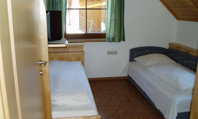 Edlbach Apartment | Apartment/2 bedrooms/shower, WC - Ausflugshotel Huttersberg