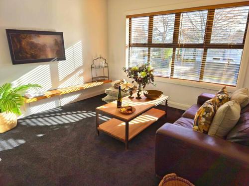 Blenheim Apartment | Apartment 2 - Haddin Court - Stunning Executive