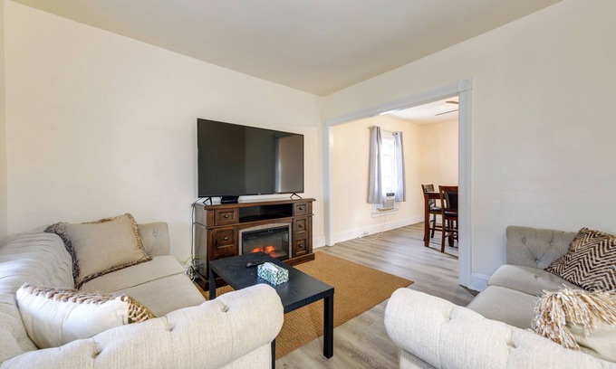 Niagara Falls Apartment | Apartment 2 Mi to Niagara Falls State Park!