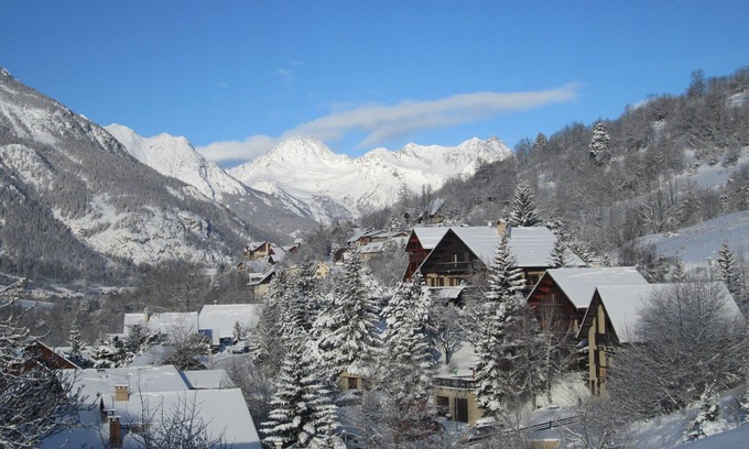 Saint-Chaffrey Apartment | APARTMENT 2 TO 4 PEOPLE SERRE CHEVALIER 1350 M - BEAUTIFUL VIEW ON THE MOUNTAIN