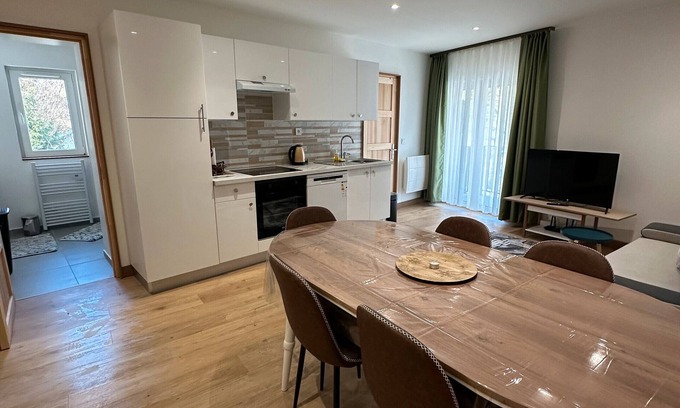 Brides-les-Bains Apartment | Apartment '201' with Shared Garden and Wi-Fi