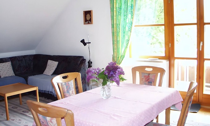 Wasserburg Apartment | Apartment '3' with Shared Garden, Balcony and Wi-Fi