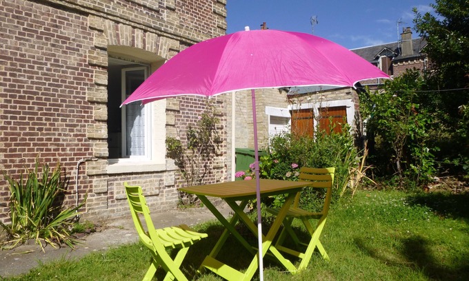 Dieppe Apartment | Apartment 32m ², WIFI, parking, garden + barbecue + shed for storing bicycles