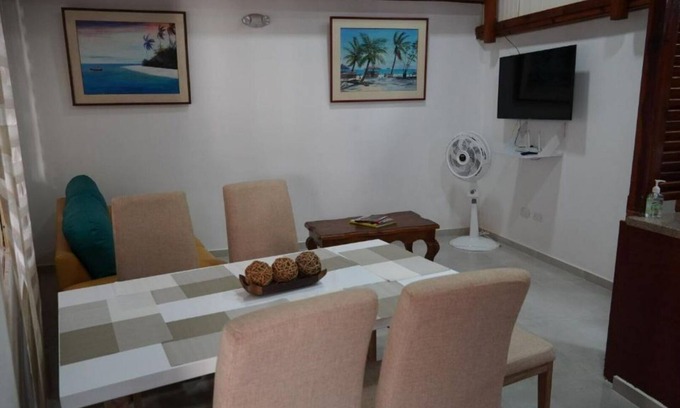 Punta Hansa Apartment | Apartment 35 meters from the beach of Spratt bight
