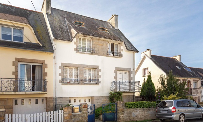 Treboul Apartment | Apartment '400m Du Port' with Sea View, Shared Garden and Wi-Fi