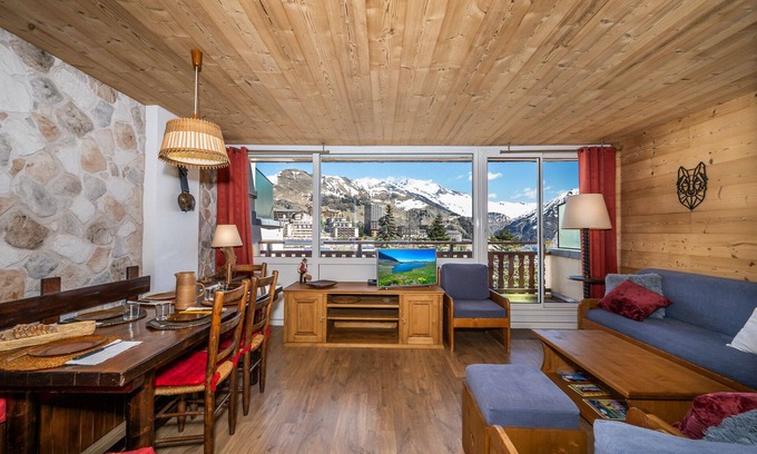 Orcieres Apartment | Apartment 65m² 3 stars, 4 claws, at the foot of the slopes, sleeps 6 to 8.