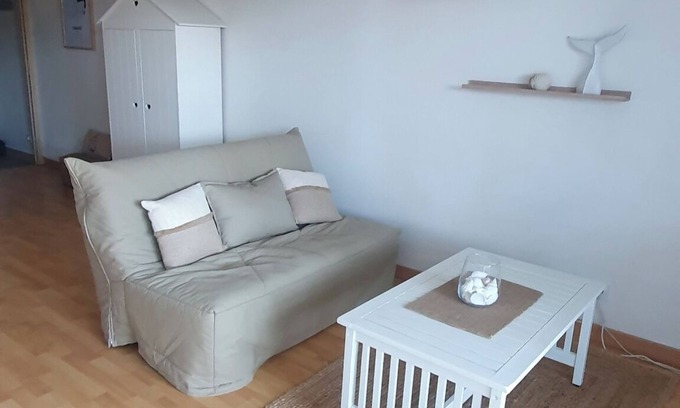 Dinard Apartment | Apartment a stone's throw from the beach