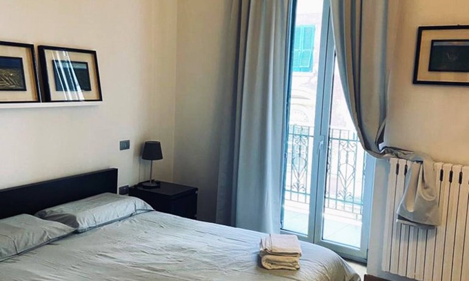 Municipio 1 Apartment | Apartment a stone's throw from the sea