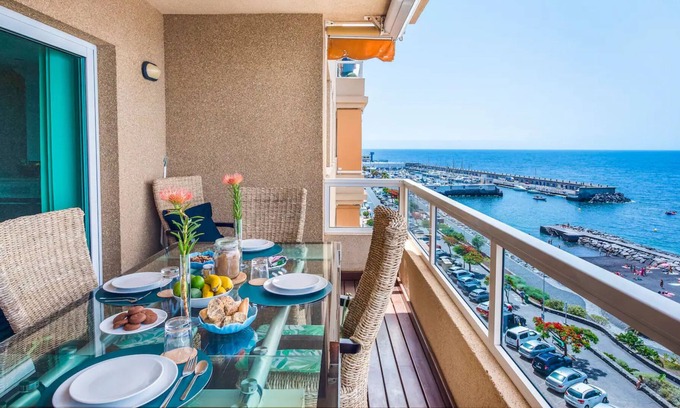 Radazul Apartment | Apartment 'Amplio apartamento en la playa' with sea view and Wi-Fi