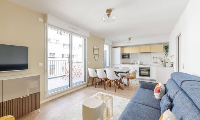 Chessy Apartment | Apartment-Apartment-Ensuite with Bath-Terrace-La Bella Vita By Plaza