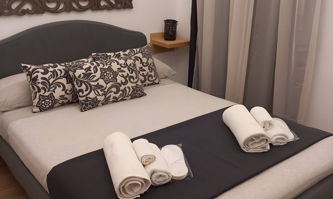 Terracina Apartment | Apartment 'Appartamento Luxury - Mare' with Sea View and Air Conditioning