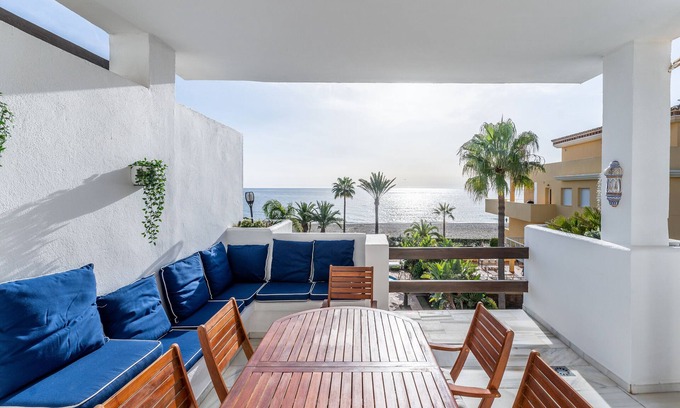 La Cala de Mijas Apartment | Apartment "Arruzafa Playa la Cala de Mijas" with Sea View & Wi-Fi
