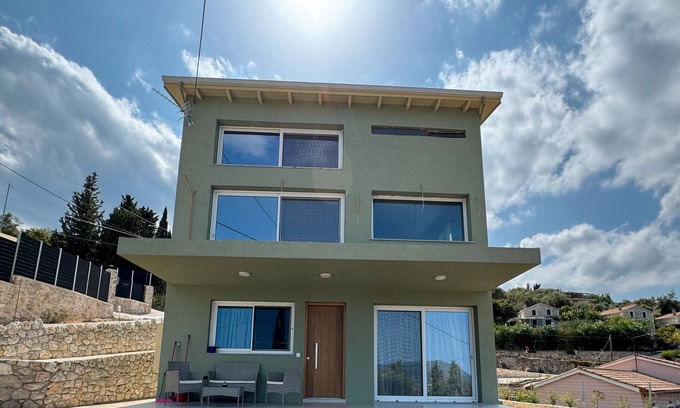 Lygia Apartment | Apartment 'Asmira' with Sea View, Wi-Fi and Air Conditioning