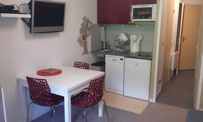 Allos Apartment | Apartment at the foot of the slopes at the Foux d'Allos resort center