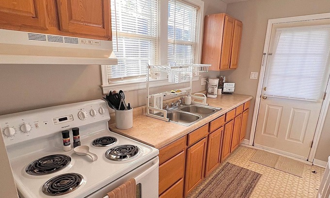 North Central Columbia Apartment | Apartment at The Pecan Suite