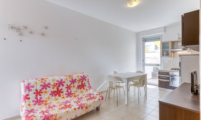 Torre San Giovanni Apartment | Apartment 'Casa Raffaele' with Private Terrace and Air Conditioning