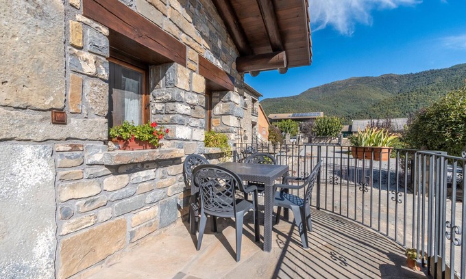 Borrastre Apartment | Apartment 'Cabaña Vegara' with Mountain View, Private Terrace and Wi-Fi