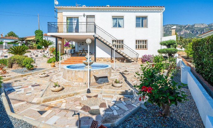 Alcanar Apartment | Apartment 'Can Sant Joan' with Sea View, Wi-Fi and Air Conditioning