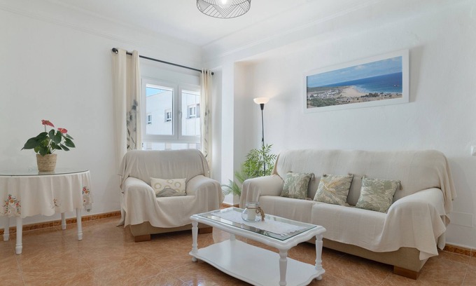 Tarifa Apartment | Apartment 'Céntrico En Tarifa' with Balcony, Wi-Fi and Air Conditioning
