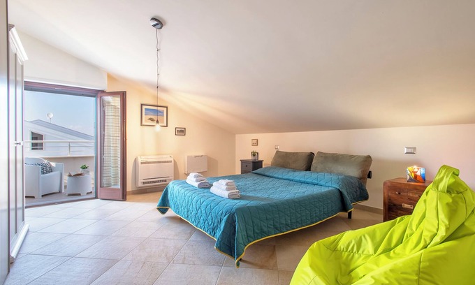 Alghero Apartment | Apartment 'Clhome Elegant Rooftop with Terrace' with Terrace and Air Conditioning