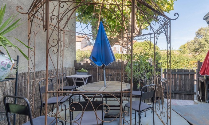 Ruoms Apartment | Apartment 'De Charme' with Private Terrace, Shared Garden and Wi-Fi