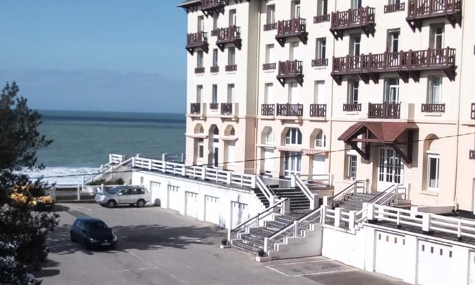 Donville-les-Bains Apartment | Apartment Donville-les-Bains, studio flat, 2 persons