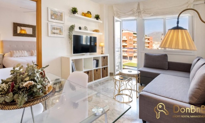 Las Lagunas Apartment | Apartment with pool and private parking near Aqua Mijas