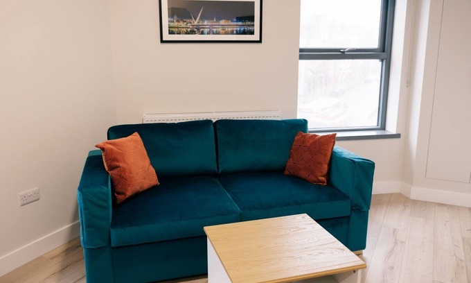 Londonderry Apartment | Apartment-Exlusive-Private Bathroom-1 Bedroom 2