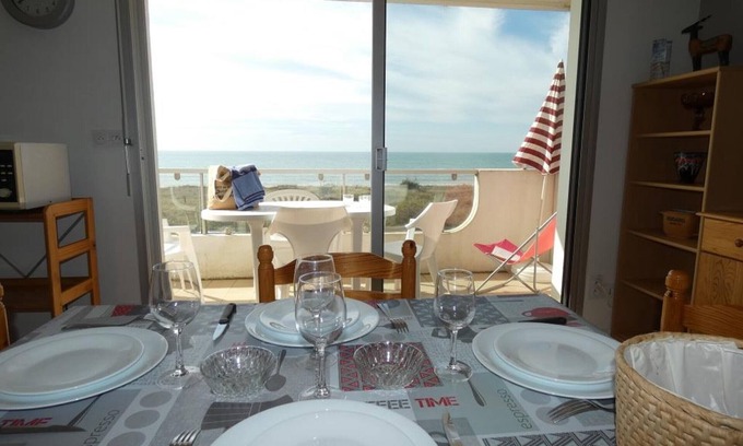 Notre-Dame-de-Monts Apartment | Apartment for 6 people, 10m from beaches, pets allowed, parking