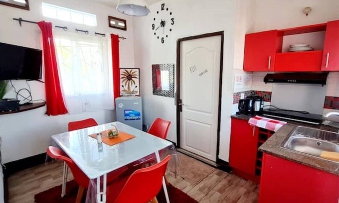 Mahajanga Apartment | Apartment F2 TOKYO -Pool terrace -Barbecue area. 3km from the town center!