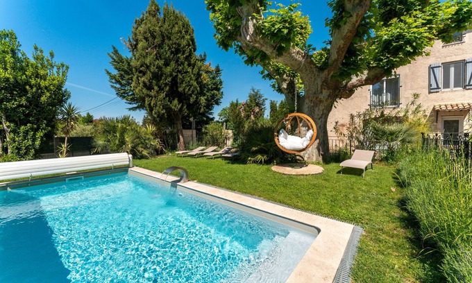 Avignon Apartment | Apartment 'Fanny' with Shared Pool, Wi-Fi and AC