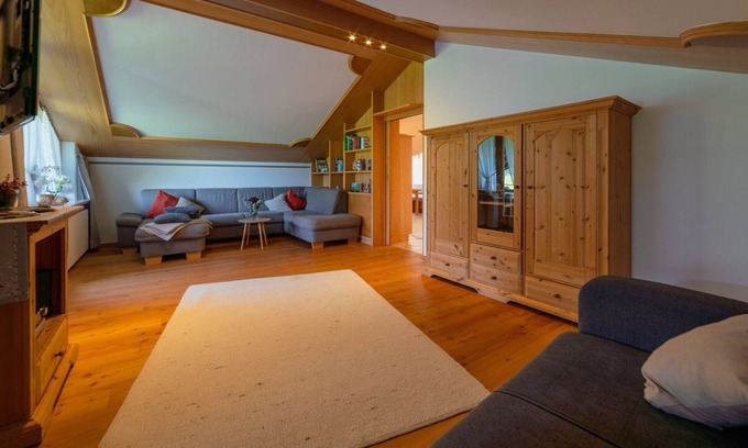Ruhpolding Apartment | Apartment 'Ferienwohnung Westernberg' with Mountain View, Balcony and Wi-Fi