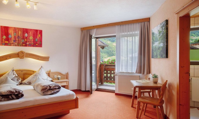 Oetz Apartment | Apartment 'Ferienwohnung Bergsee' with Sea View, Shared Terrace and Wi-Fi