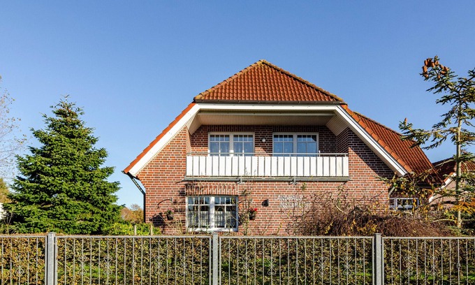 Borkum Apartment | Apartment 'Ferienwohnung Inselheide' with Private Garden, Balcony and Wi-Fi