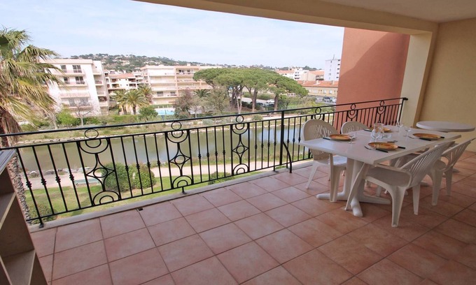 Sainte-Maxime City Centre Apartment | Apartment for 4/5 people – Air conditioning – Wifi – Pool residence – Sainte Maxime –.