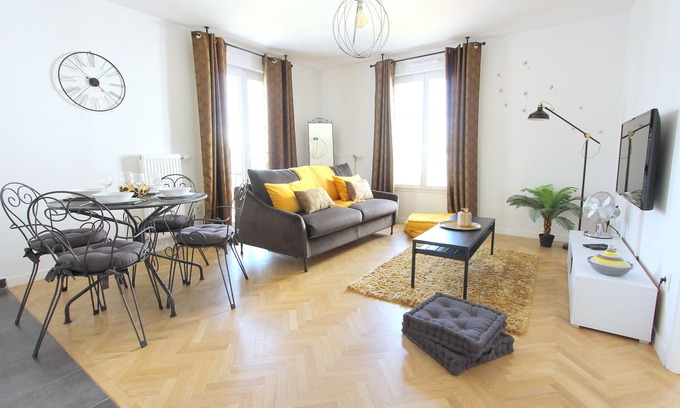 Serris Apartment | Apartment for 4 people Serris Val d'Europe (VICTORIA2)